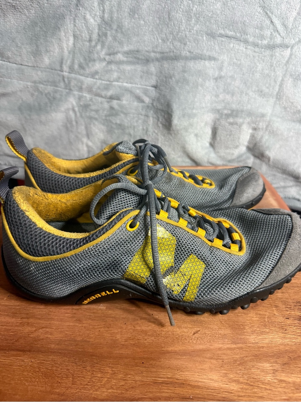 Merrell Men’s Trail Glove Gray and Yellow Athletic Trainers - Picture 5 of 8